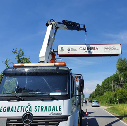 NT Segnaletica srl, fornitura e posa di segnaletica stradale, segnaletica stradale verticale, segnaletica stradale orizzontale, segnaletica stradale luminosa, arredo urbano, segnaletica stradale di cantiere, censimento segnaletica stradale